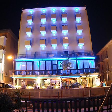 Hotel Continental เบลลาเรีย-อีเจอา มารีนา ภายนอก รูปภาพ