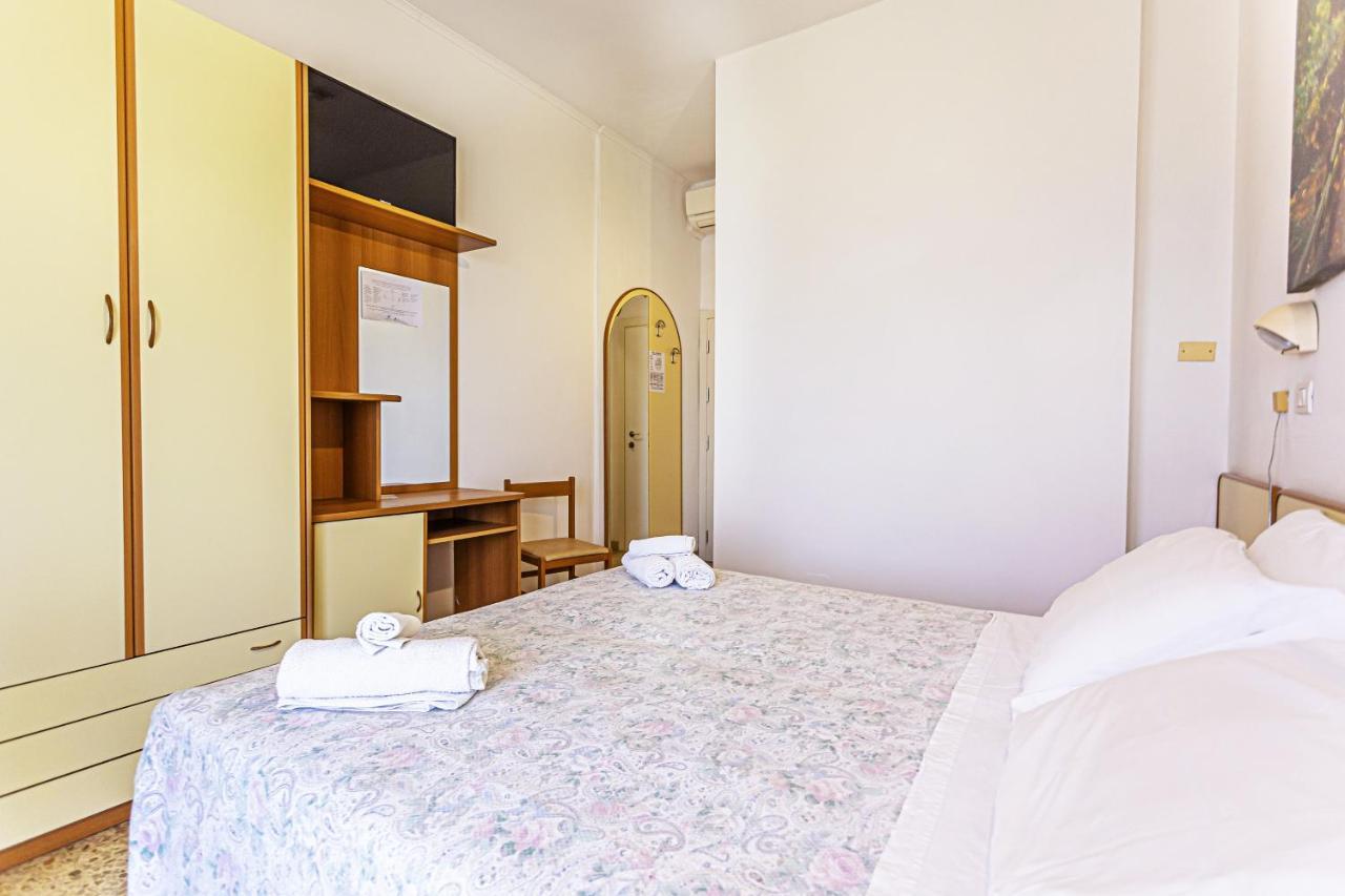 Hotel Continental เบลลาเรีย-อีเจอา มารีนา ภายนอก รูปภาพ