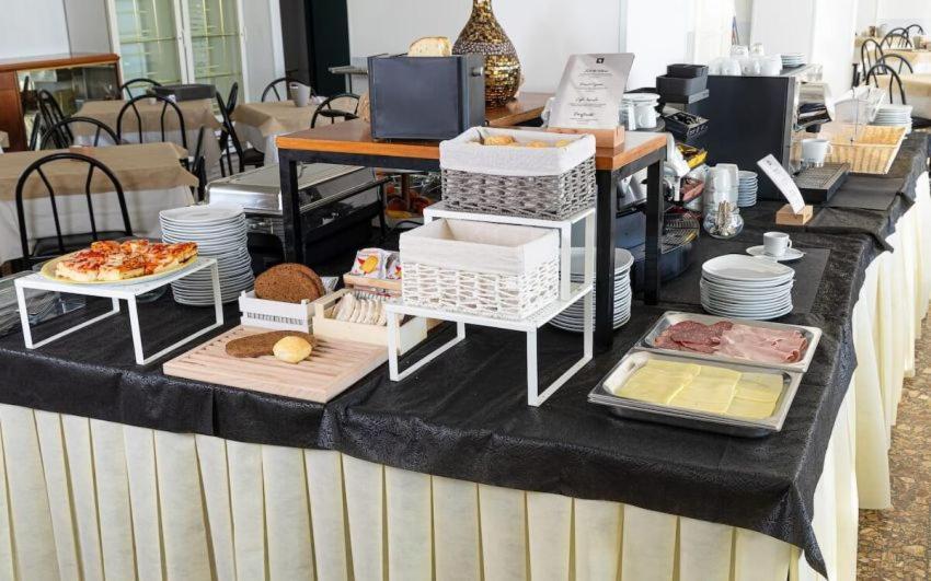 Hotel Continental เบลลาเรีย-อีเจอา มารีนา ภายนอก รูปภาพ